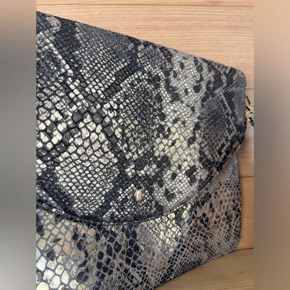 Snake print envelope cross body - Picture 2 of 5